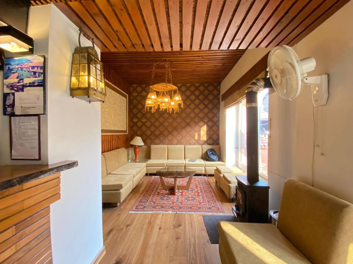 Pahalgam Hotel Exterior photo