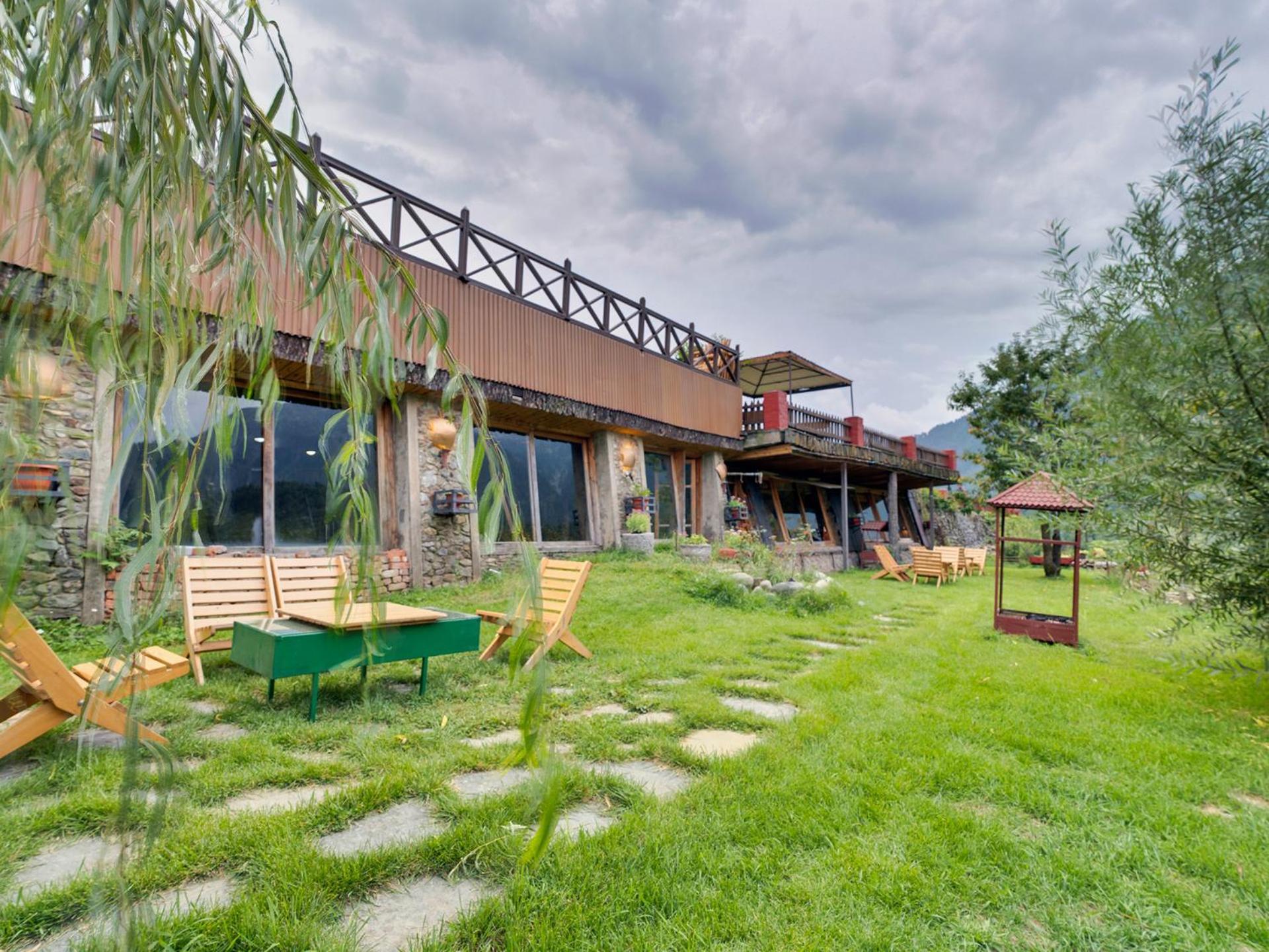 Pahalgam Hotel Exterior photo