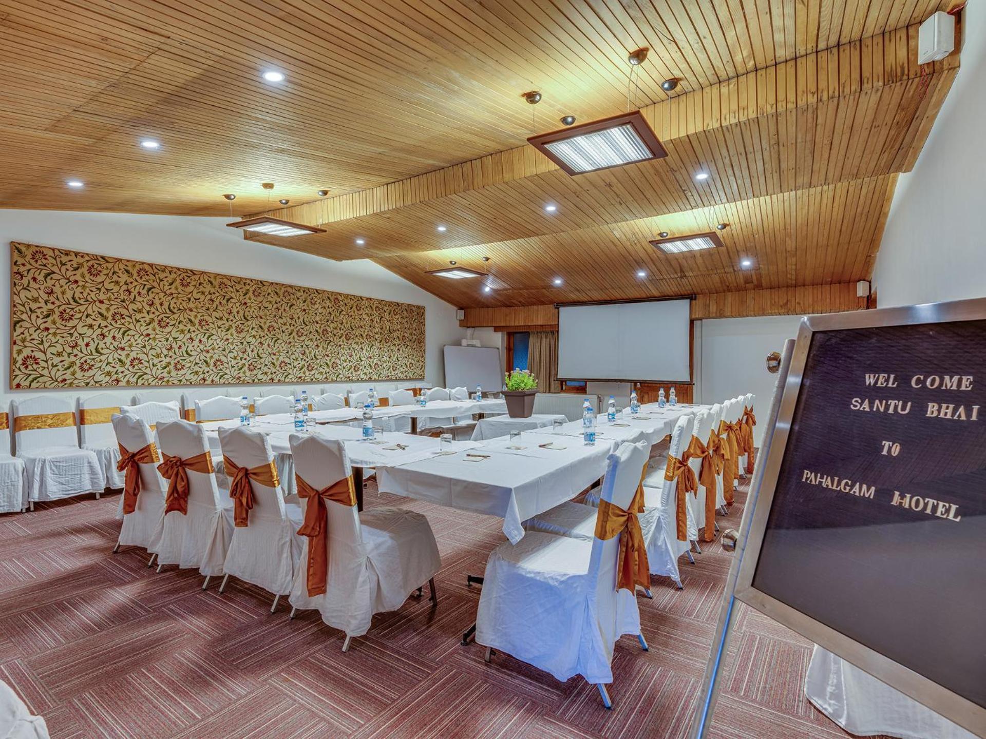 Pahalgam Hotel Exterior photo