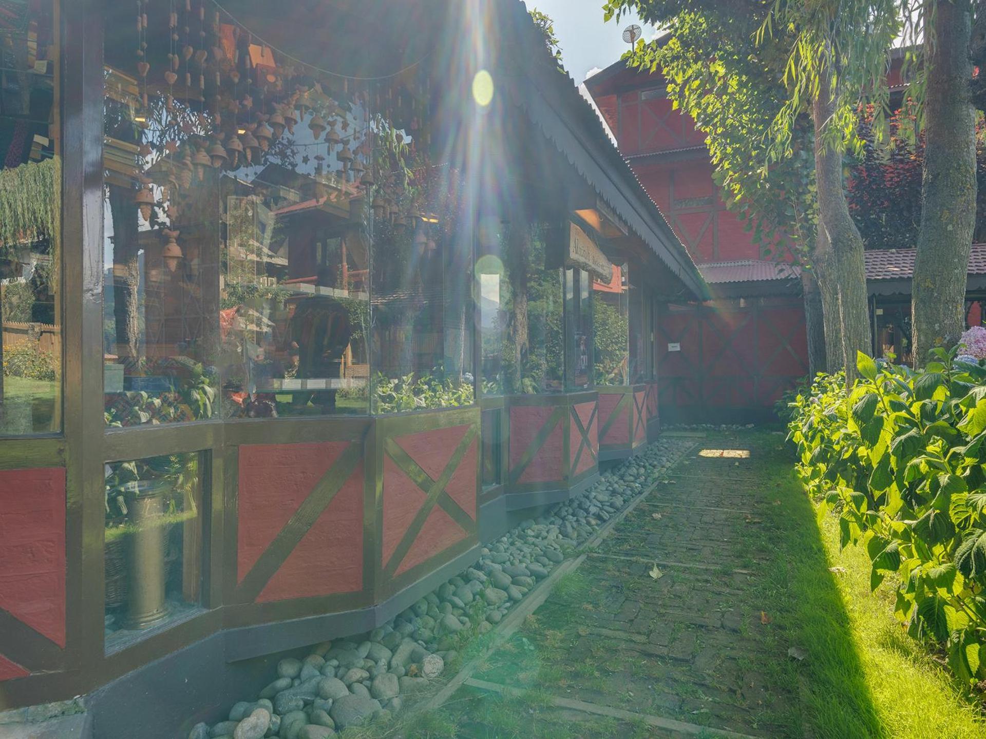 Pahalgam Hotel Exterior photo