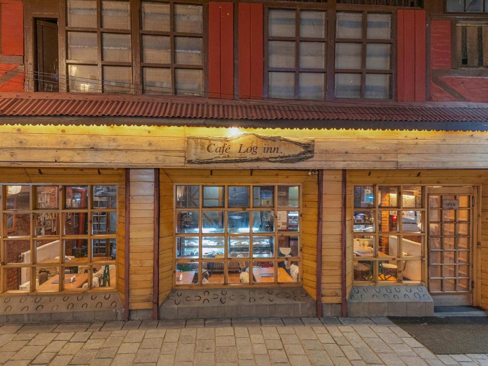 Pahalgam Hotel Exterior photo