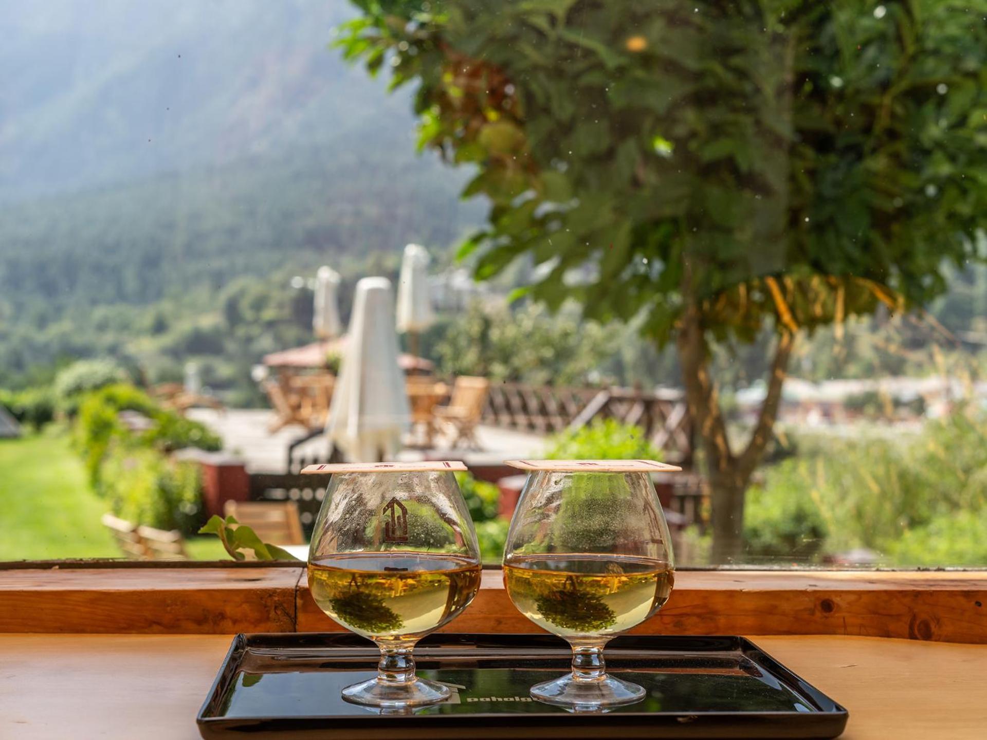 Pahalgam Hotel Exterior photo
